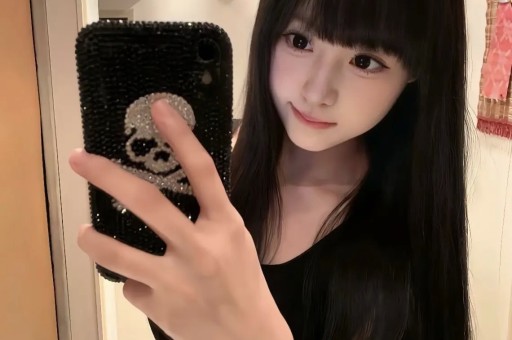 彻底社死 ！女生白嫖外卖海外播放量超2000万 长相斯文清秀 已被停职