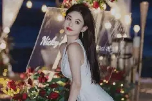一天3个瓜！女星被大佬操控、顶流恋情曝光杨颖最意外 个个大瓜